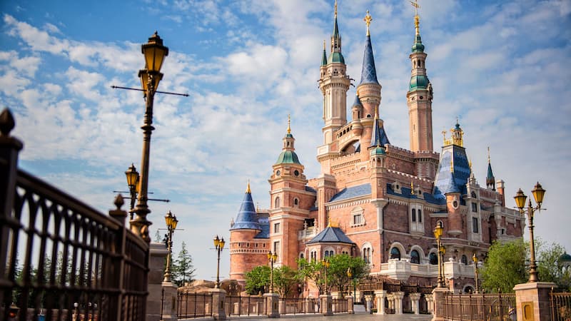 Enchanted Storybook Castle | Attractions | Shanghai Disney Resort